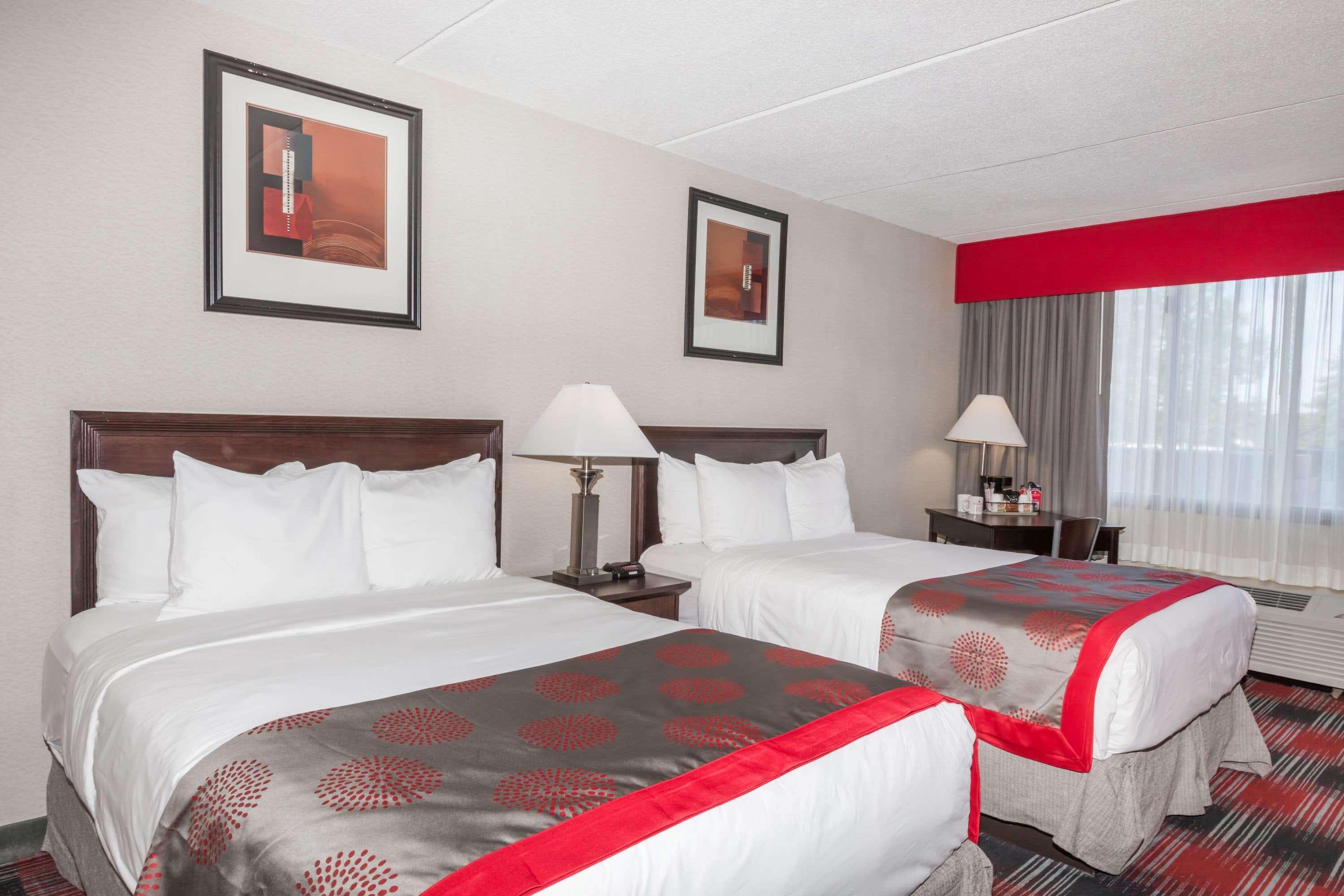 Ramada Plaza By Wyndham Albany Hotel Екстериор снимка
